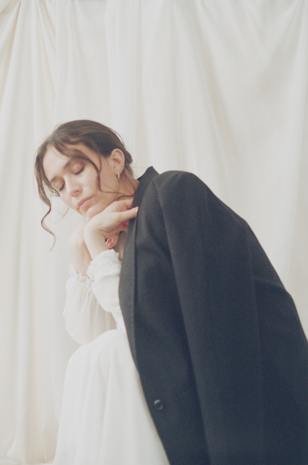 GHOSTLY_0652-pale-Credit-Alma-Kismic_conew2.jpg