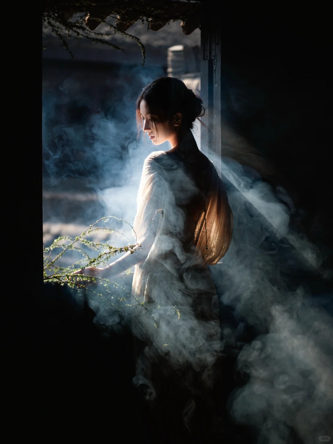 她与绍兴 _ 光才是一切氛围感的源头_2_摄影师蜉蝣_来自小红书网页版.jpg