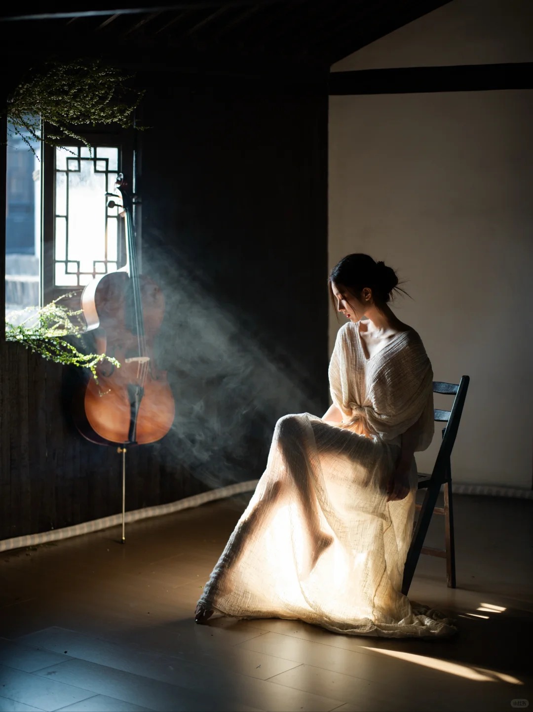她与绍兴 _ 光才是一切氛围感的源头_7_摄影师蜉蝣_来自小红书网页版.jpg