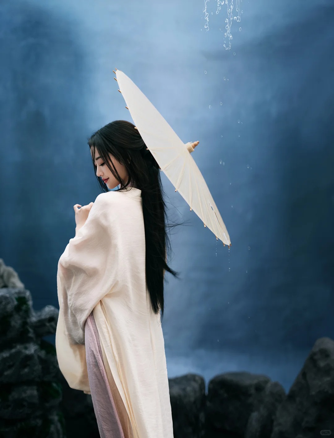 “烟雨入画来 江南处相逢” _ 古风摄影_3_阑梦古装摄影写真馆_来自小红书网页版.jpg