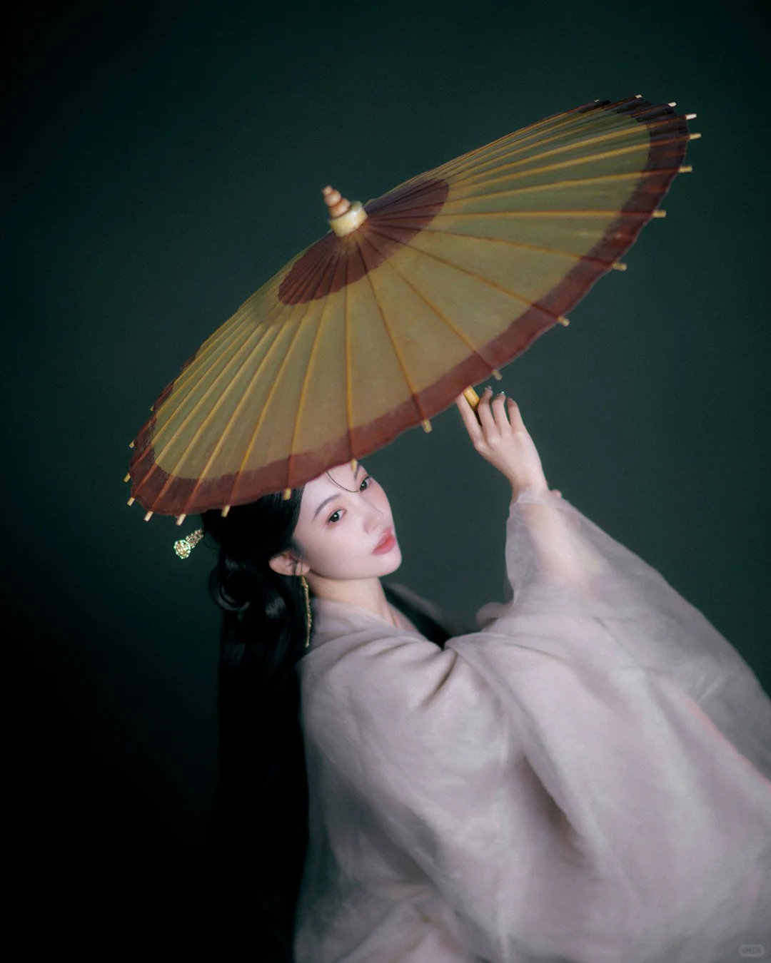 步入江南，便成诗画 _ 古风少女写真📸_8_阑梦古装摄影写真馆_来自小红书网页版.jpg