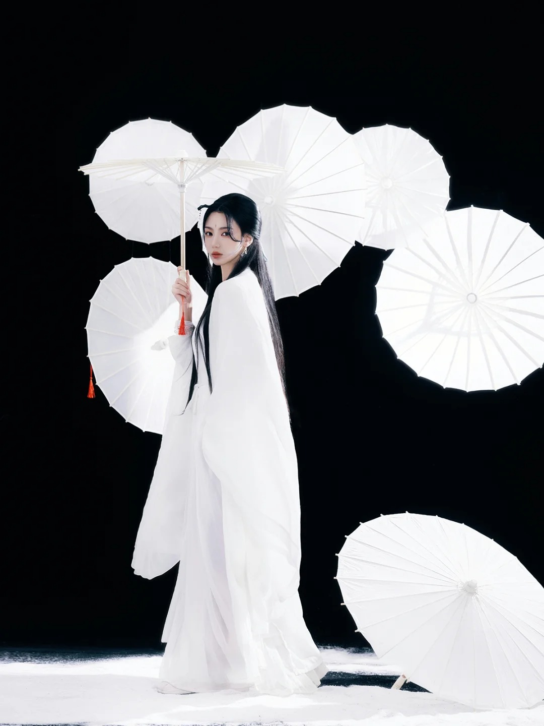 清冷破碎感古装少女写真 也太鲨我了_3_阑梦古装摄影写真馆_来自小红书网页版.jpg