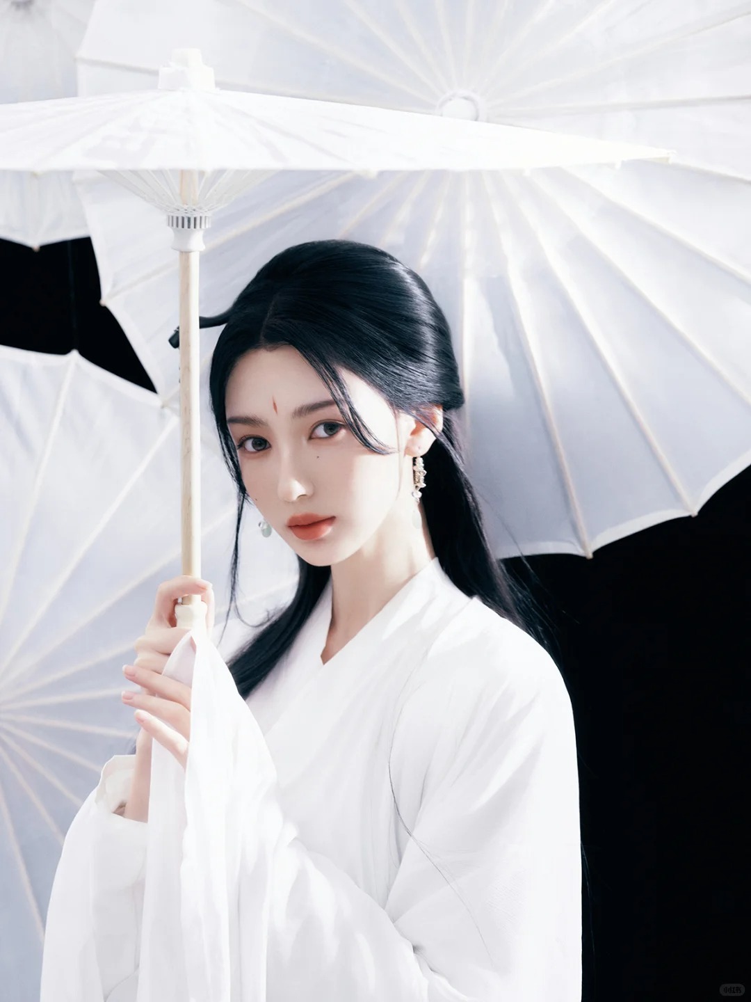 清冷破碎感古装少女写真 也太鲨我了_4_阑梦古装摄影写真馆_来自小红书网页版.jpg