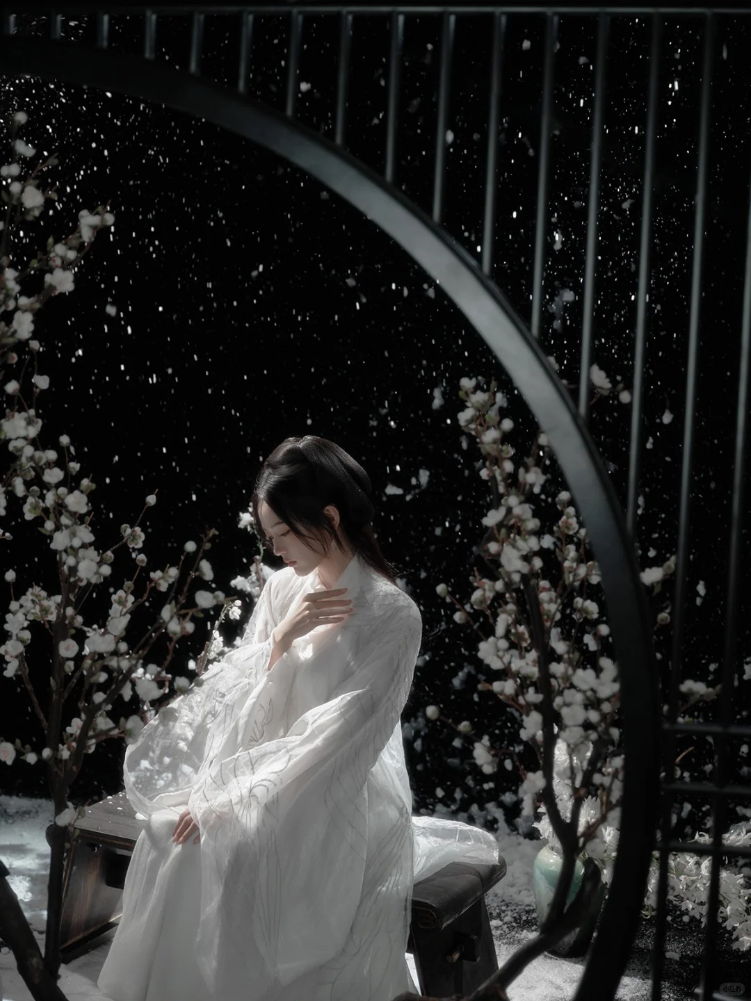 室内拍雪景汉服写真氛围感绝了✨意境十足_7_阑梦古装摄影写真馆_来自小红书网页版.jpg