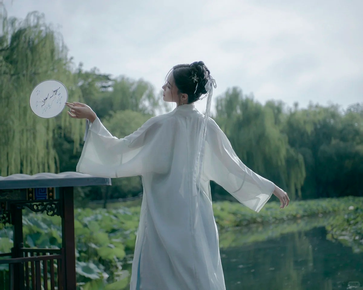 心动一夏✨清冷氛围感古风汉服写真🌷_8_阑梦古装摄影写真馆_来自小红书网页版.jpg