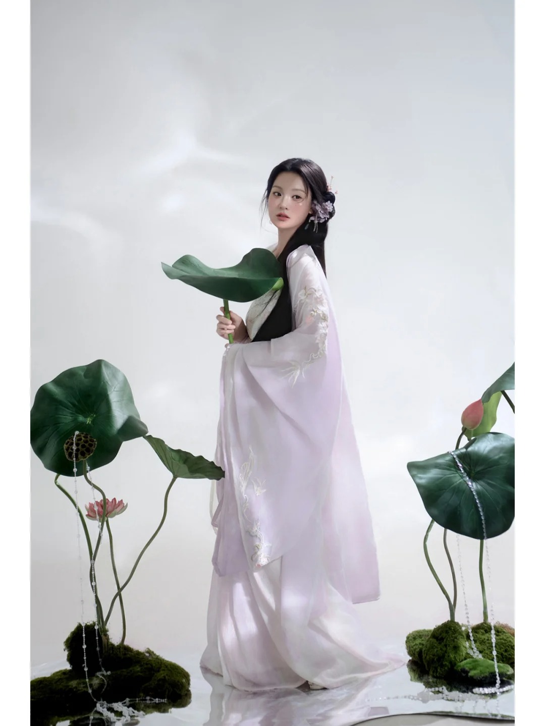 穿上汉服与荷花相遇🌷氛围感古风写真_6_阑梦古装摄影写真馆_来自小红书网页版.jpg