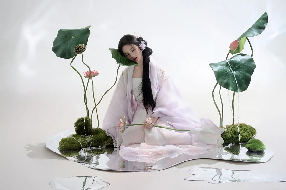 穿上汉服与荷花相遇🌷氛围感古风写真_9_阑梦古装摄影写真馆_来自小红书网页版.jpg