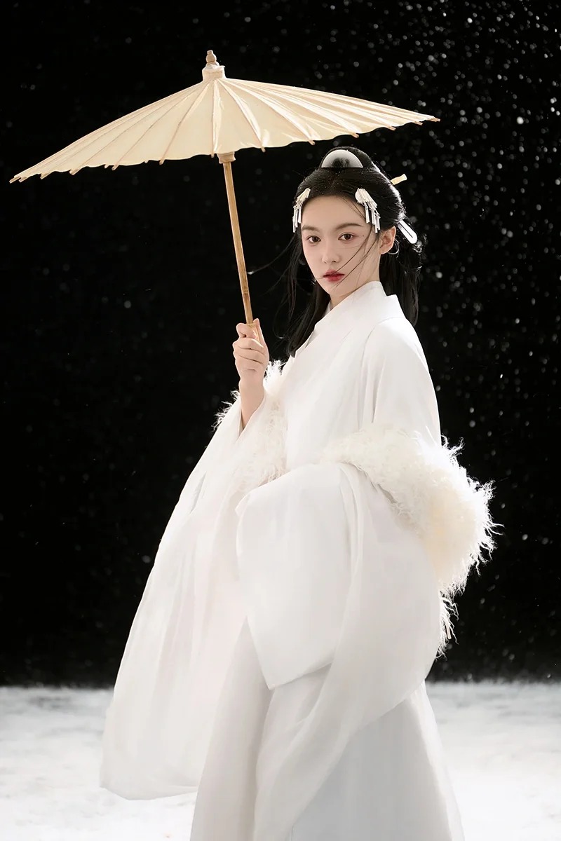 韵味满溢的战国袍写真，东方特有的神秘浪漫_7_阑梦古装摄影写真馆_来自小红书网页版.jpg