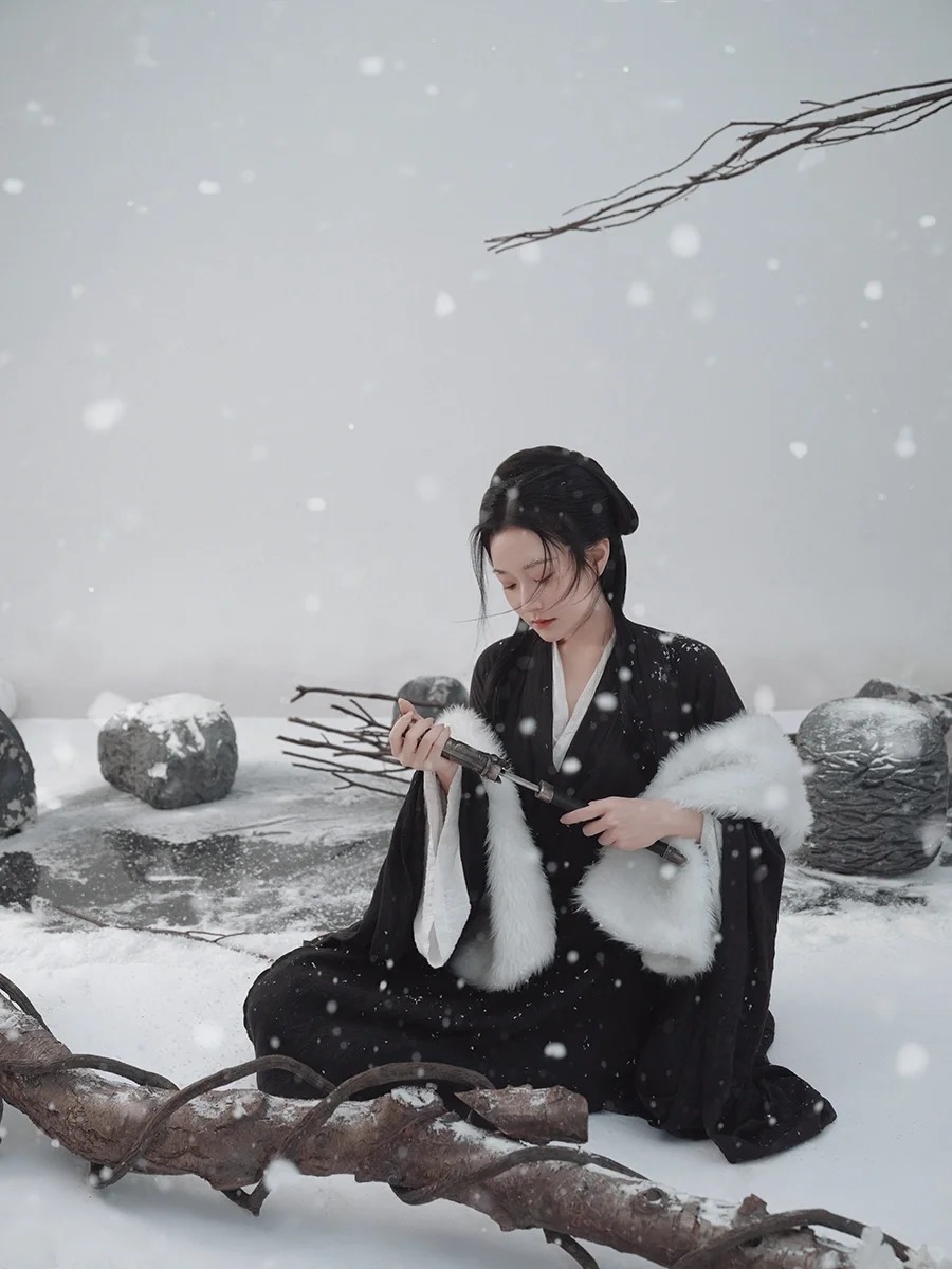 回头率飙升的魏晋汉服写真，拿捏清冷氛围感_2_阑梦古装摄影写真馆_来自小红书网页版.jpg