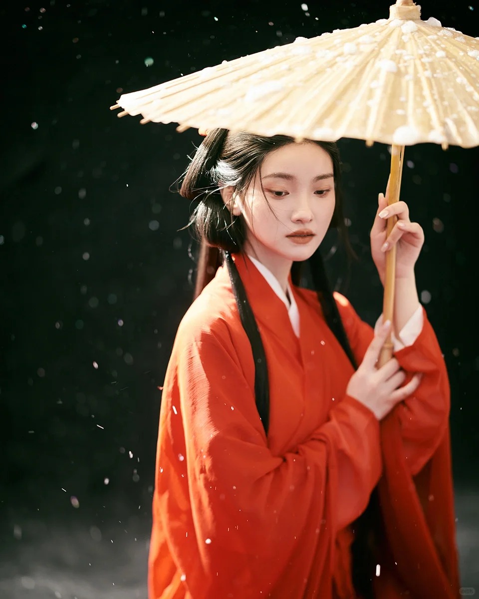 两处相思同淋雪，此生也算共白头_汉服写真_5_阑梦古装摄影写真馆_来自小红书网页版.jpg