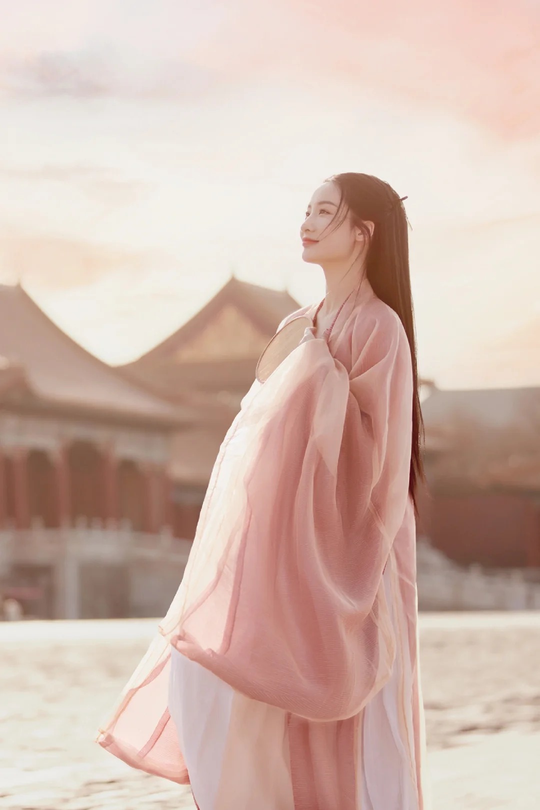 故宫拍古装写真绝了，原来穿上古装也这么美_1_阑梦古装摄影写真馆_来自小红书网页版.jpg