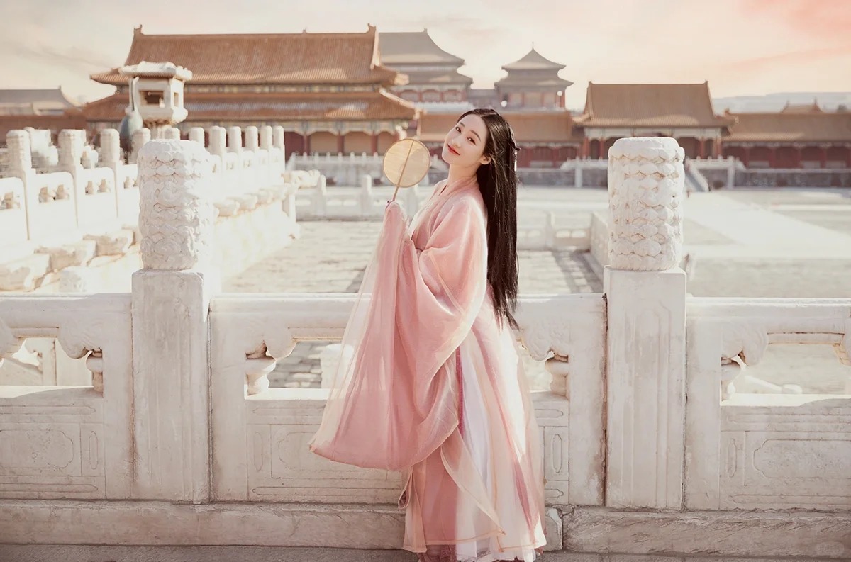 故宫拍古装写真绝了，原来穿上古装也这么美_5_阑梦古装摄影写真馆_来自小红书网页版.jpg
