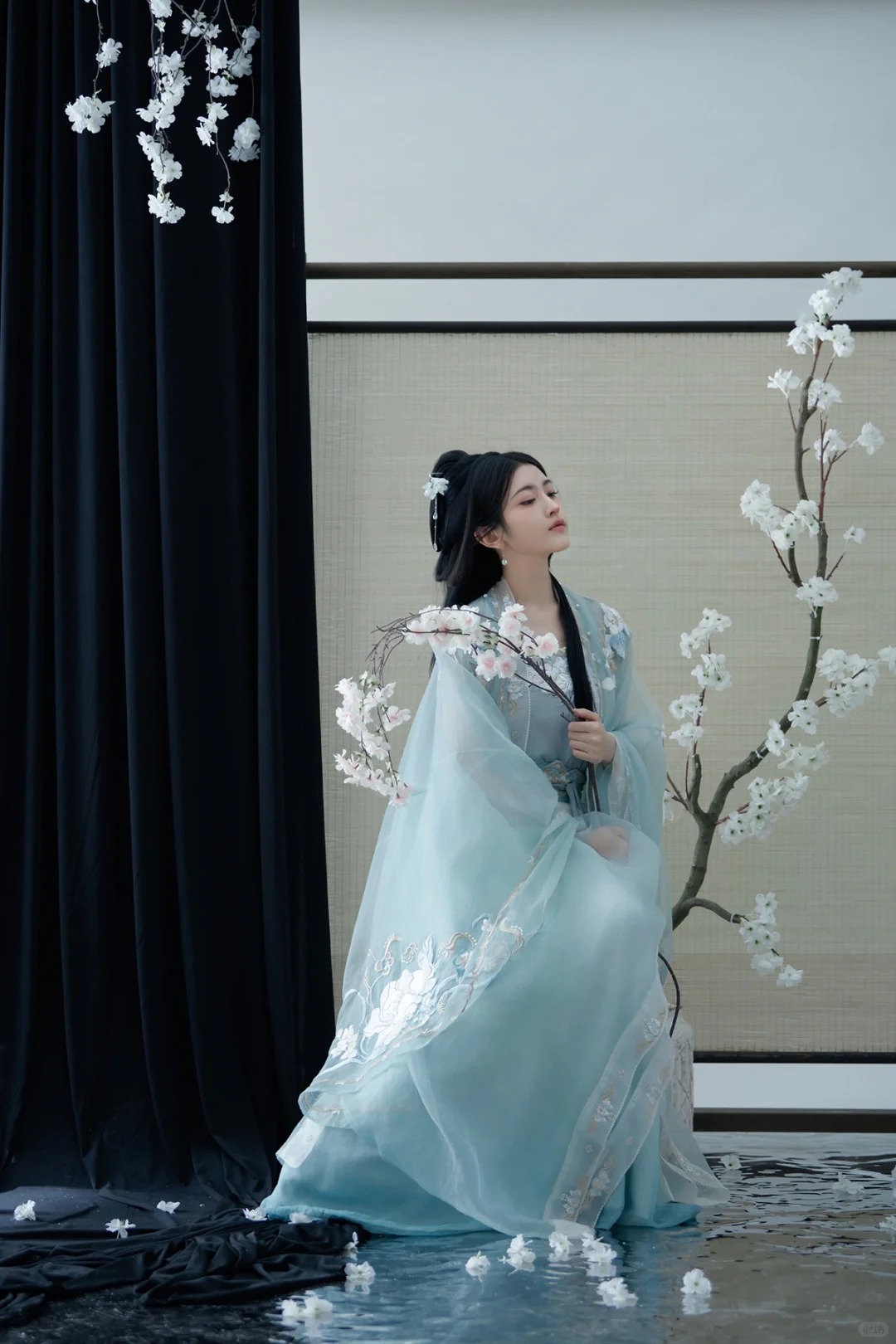 静谧雅致的汉服写真，久违的东方美感_1_阑梦古装摄影写真馆_来自小红书网页版.jpg