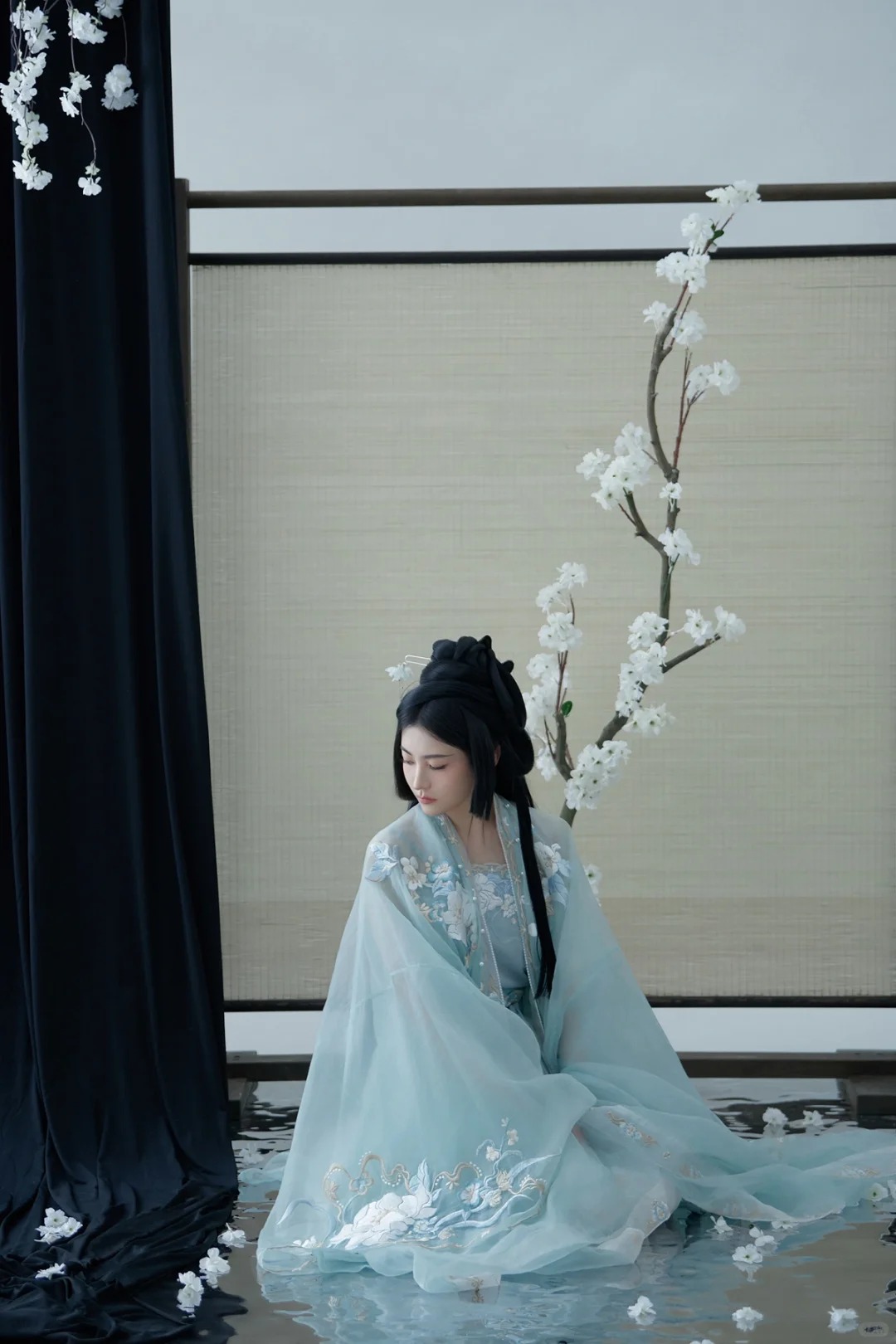 静谧雅致的汉服写真，久违的东方美感_3_阑梦古装摄影写真馆_来自小红书网页版.jpg