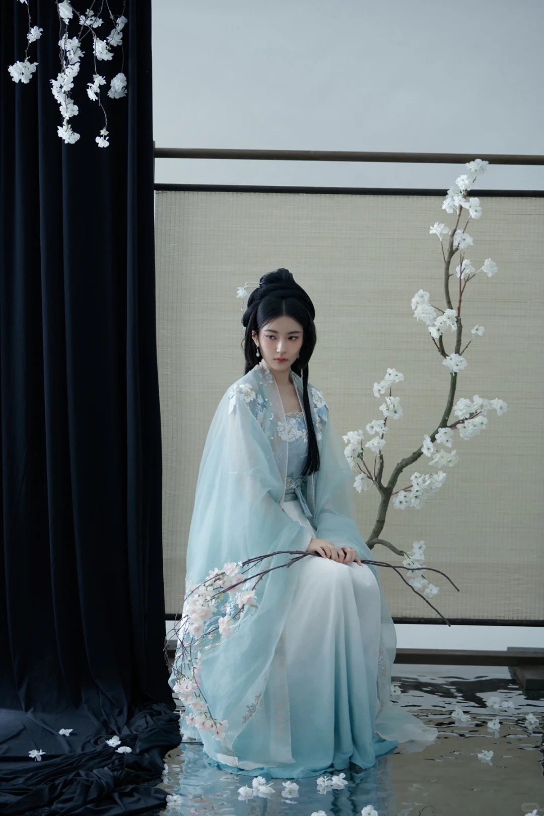 静谧雅致的汉服写真，久违的东方美感_5_阑梦古装摄影写真馆_来自小红书网页版.jpg