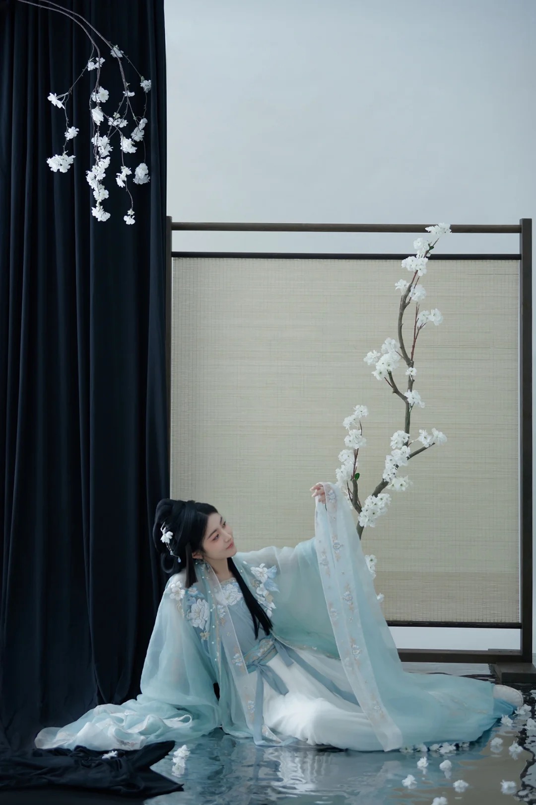 静谧雅致的汉服写真，久违的东方美感_9_阑梦古装摄影写真馆_来自小红书网页版.jpg