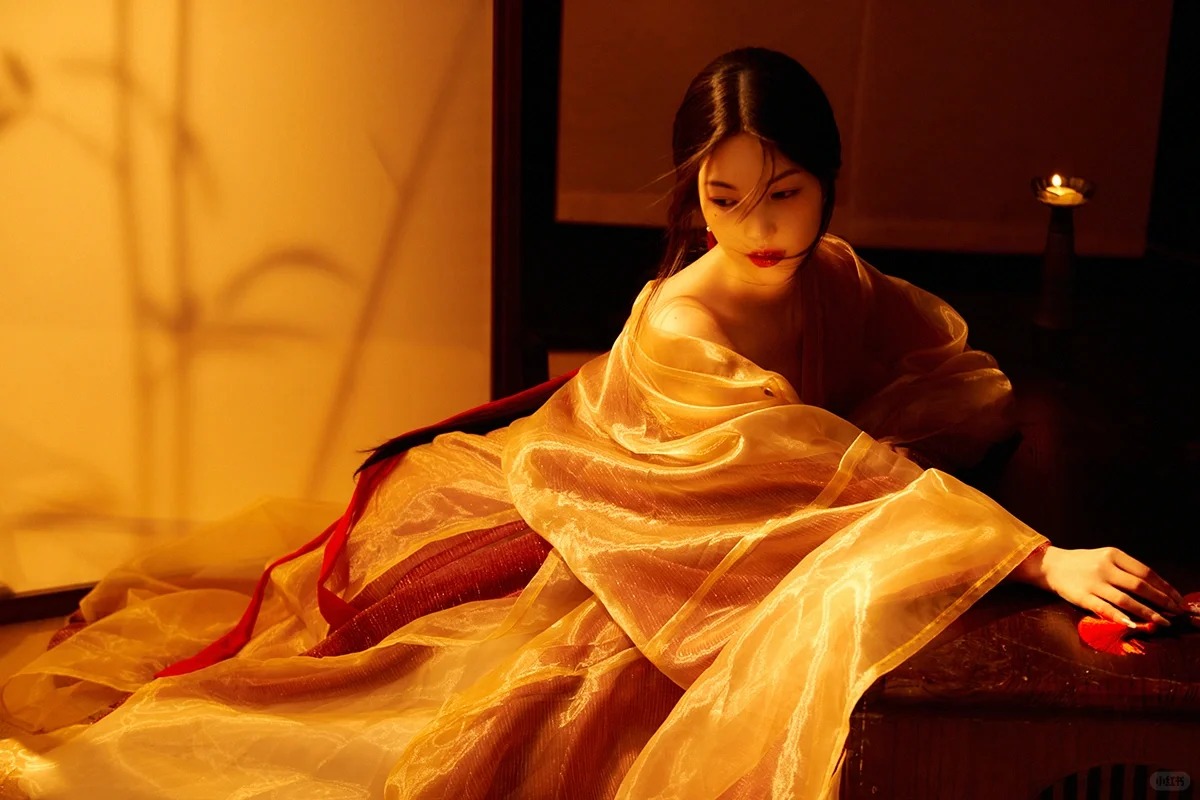温柔而迷人，撩人无形的纯欲写真_7_阑梦古装摄影写真馆_来自小红书网页版.jpg