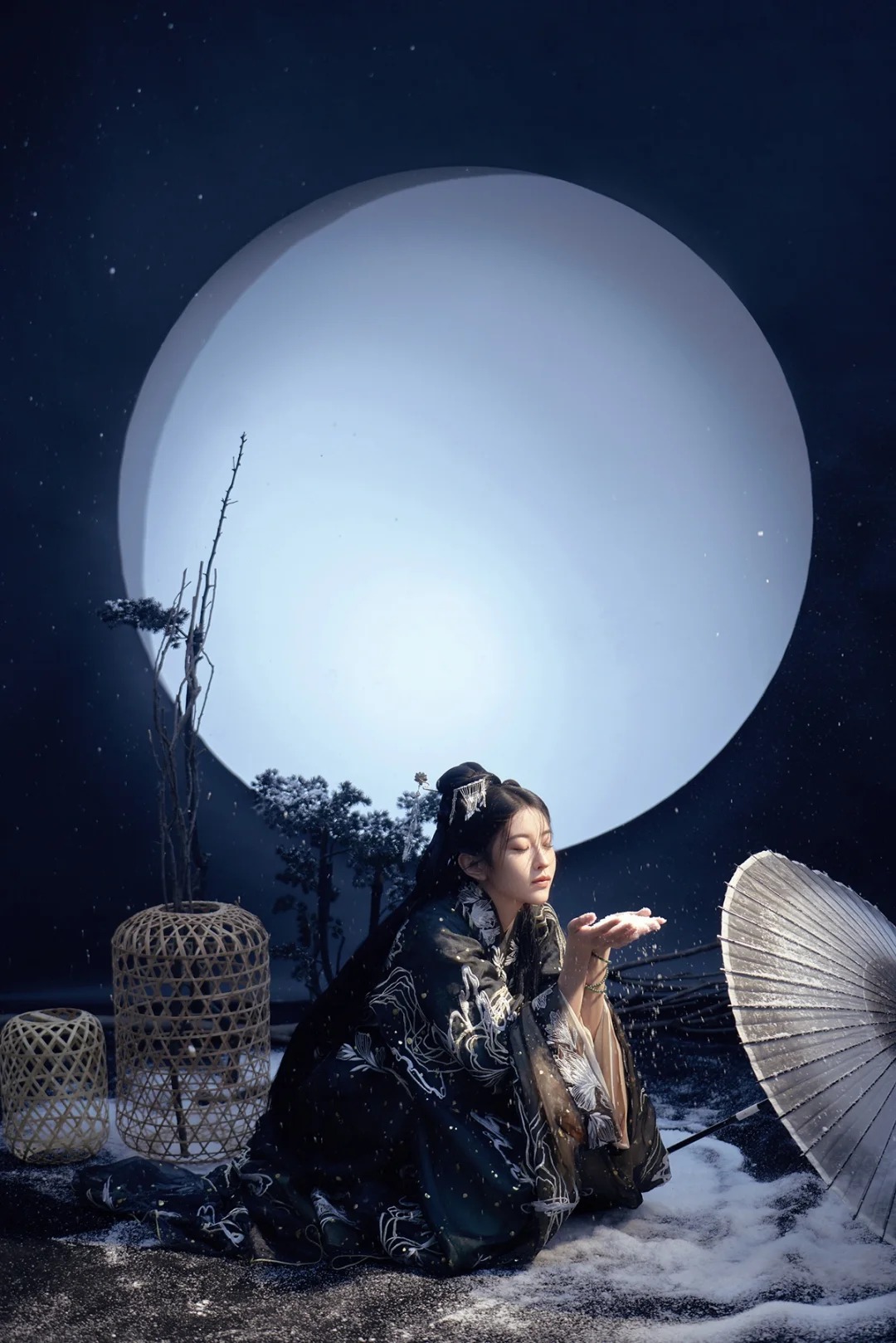 月光下的雪影诗篇，汉服写真中的氛围感之神_8_阑梦古装摄影写真馆_来自小红书网页版.jpg