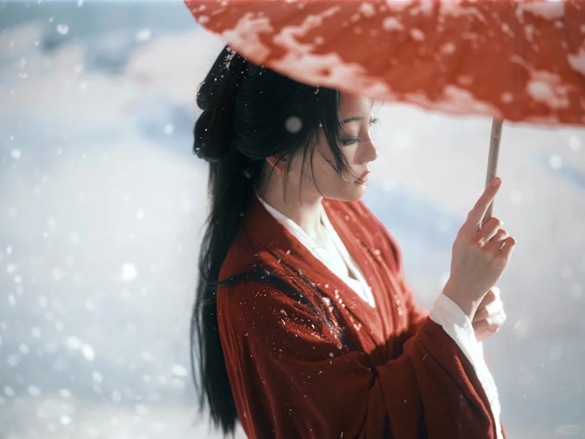 红衣白雪绝配，雪景汉服写真简直不要太哇塞_10_阑梦古装摄影写真馆_来自小红书网页版.jpg