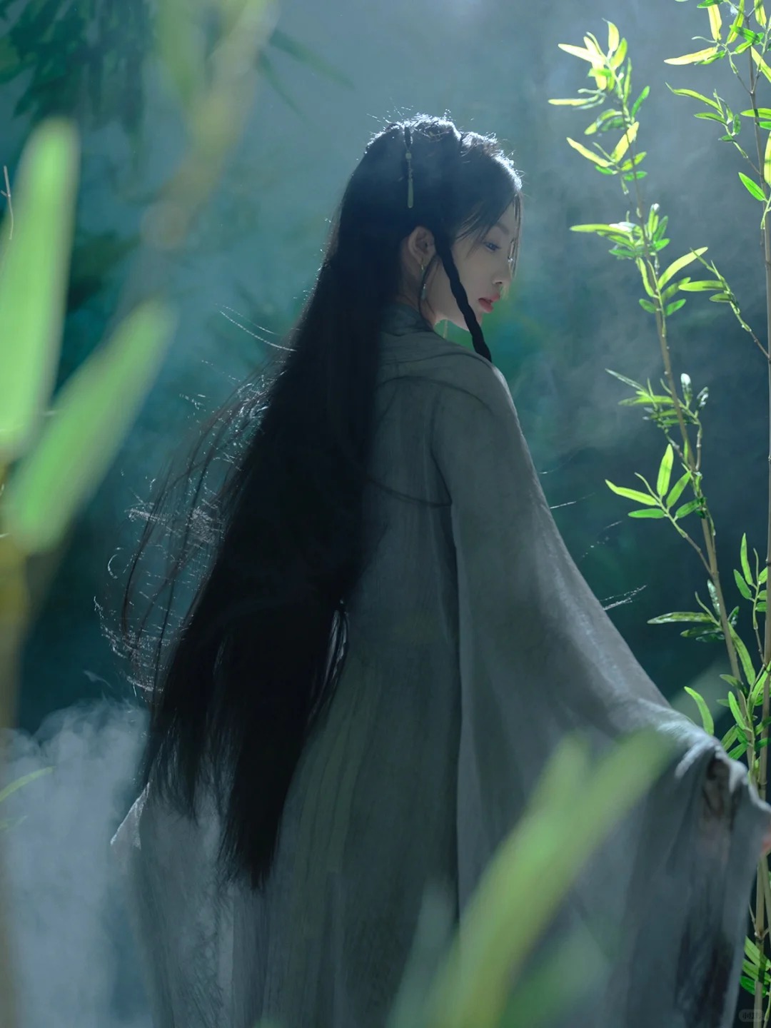 掉入秘境竹林，超心动的古风清冷汉服写真_8_阑梦古装摄影写真馆_来自小红书网页版.jpg