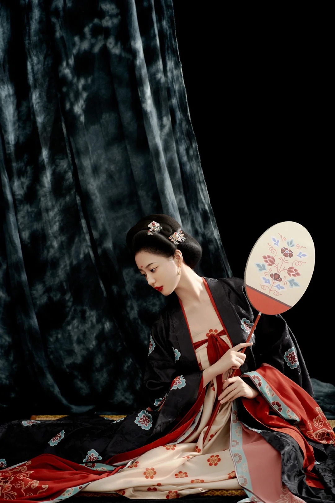 倾国倾城的唐风汉服写真，回头率超高的存在_2_阑梦古装摄影写真馆_来自小红书网页版.jpg