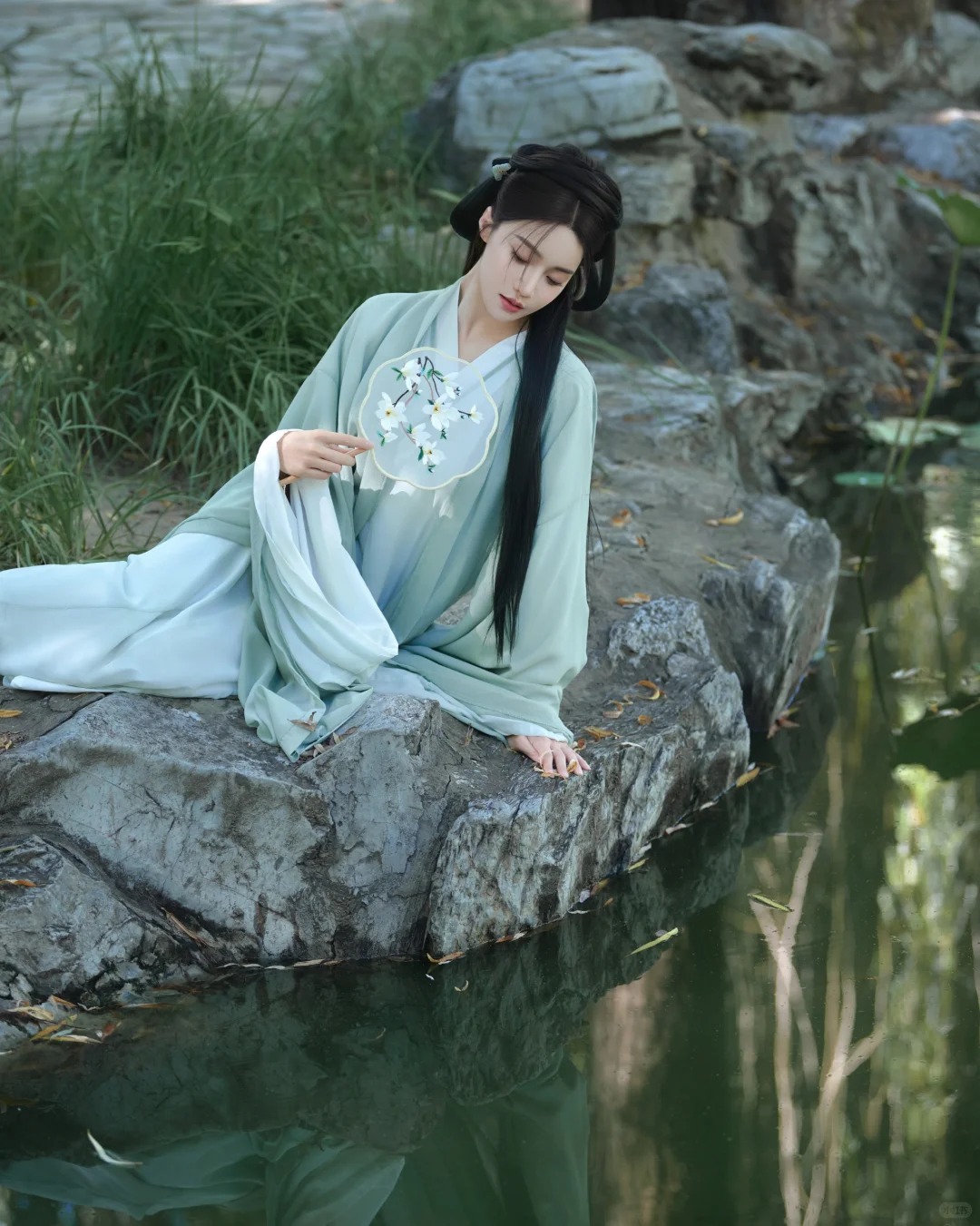 颐和园汉服写真打卡，怎能错过如此美景_6_阑梦古装摄影写真馆_来自小红书网页版.jpg