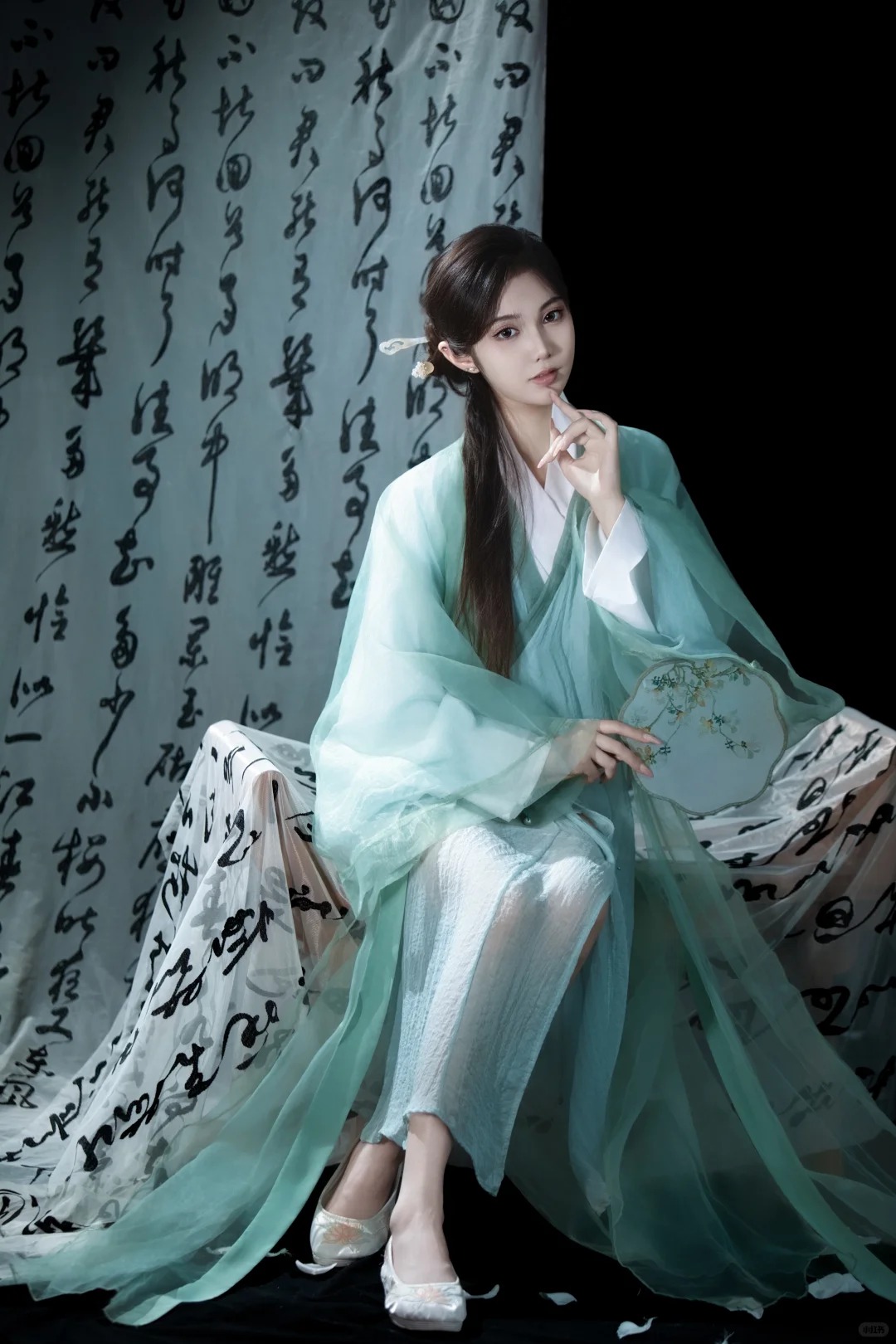 古典水墨_做一回书里的国风女子🖤_2_漫映_来自小红书网页版.jpg