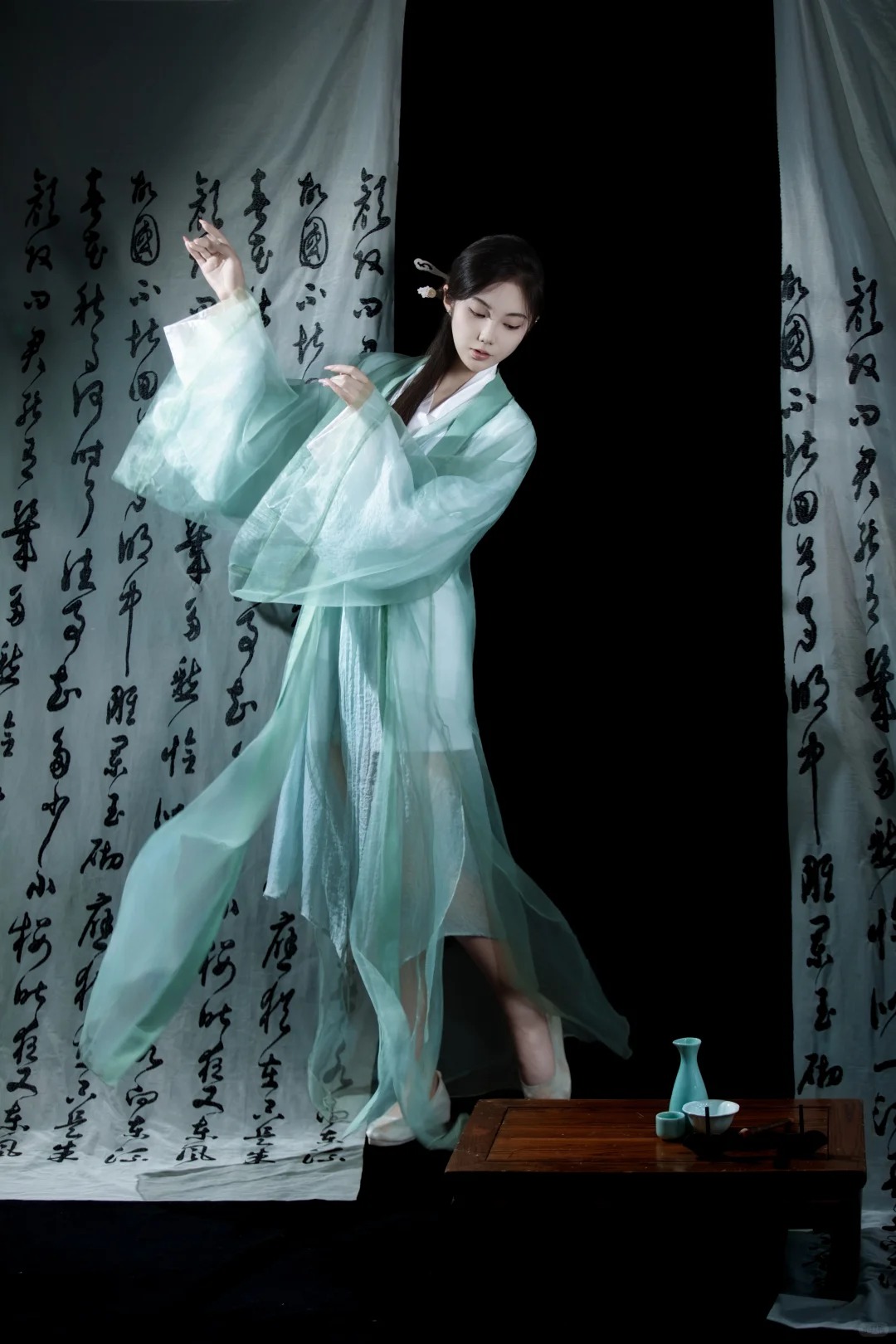 古典水墨_做一回书里的国风女子🖤_6_漫映_来自小红书网页版.jpg