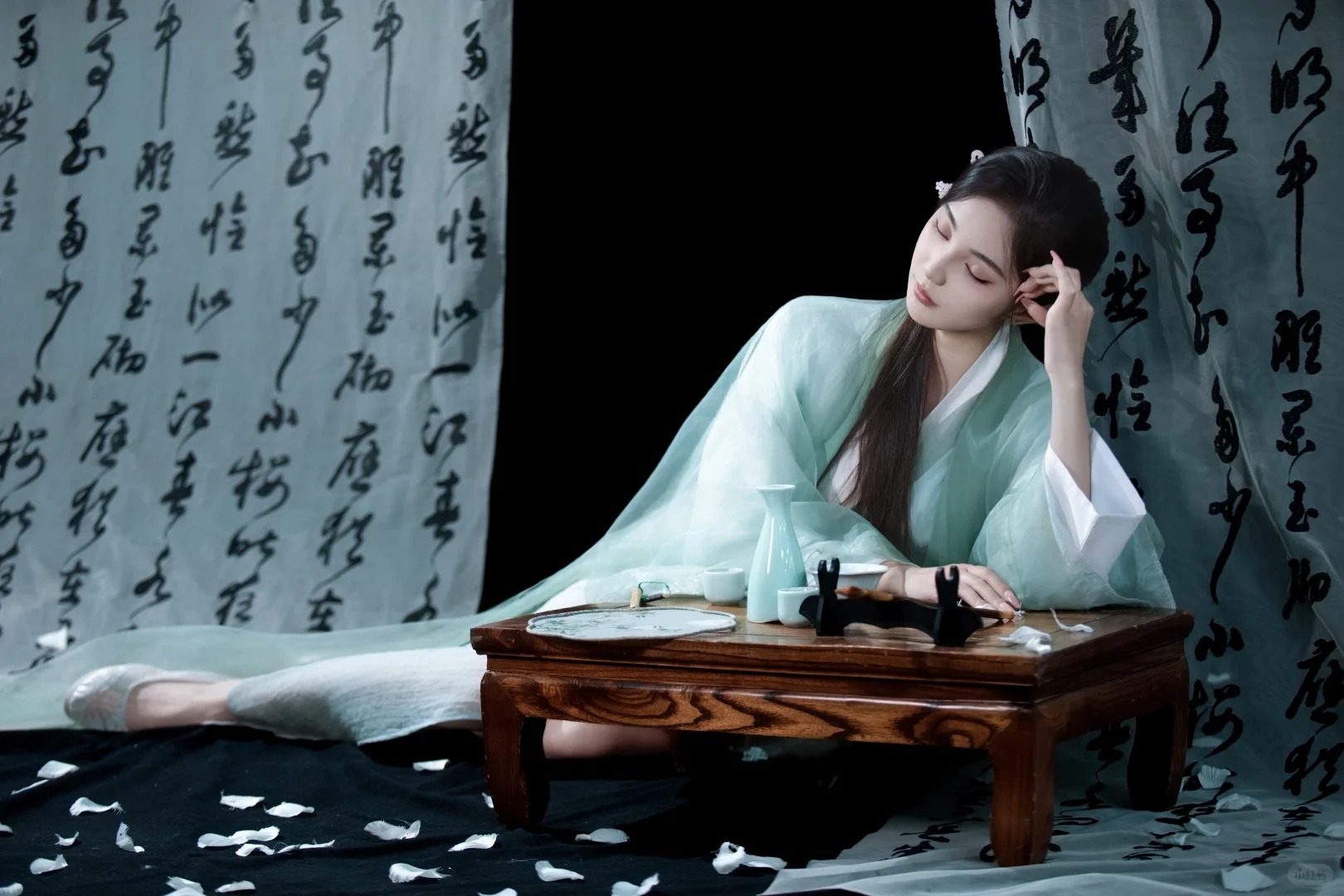 古典水墨_做一回书里的国风女子🖤_9_漫映_来自小红书网页版.jpg