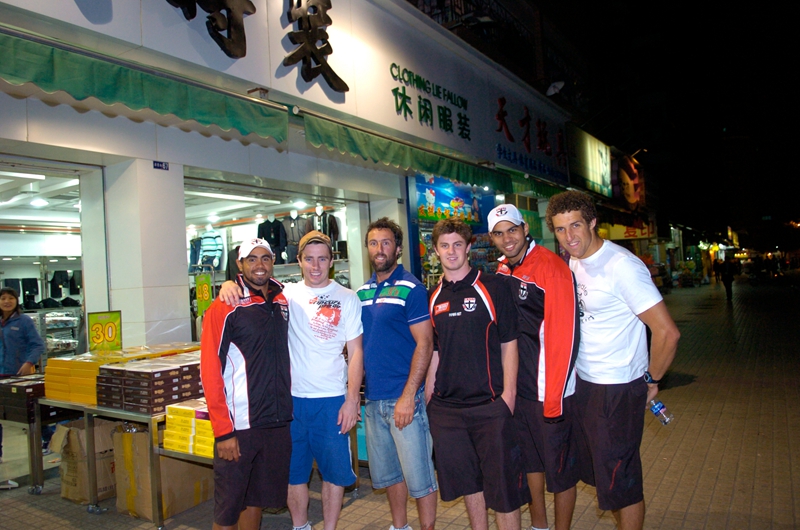 Guangzhou night markets_副本.jpg